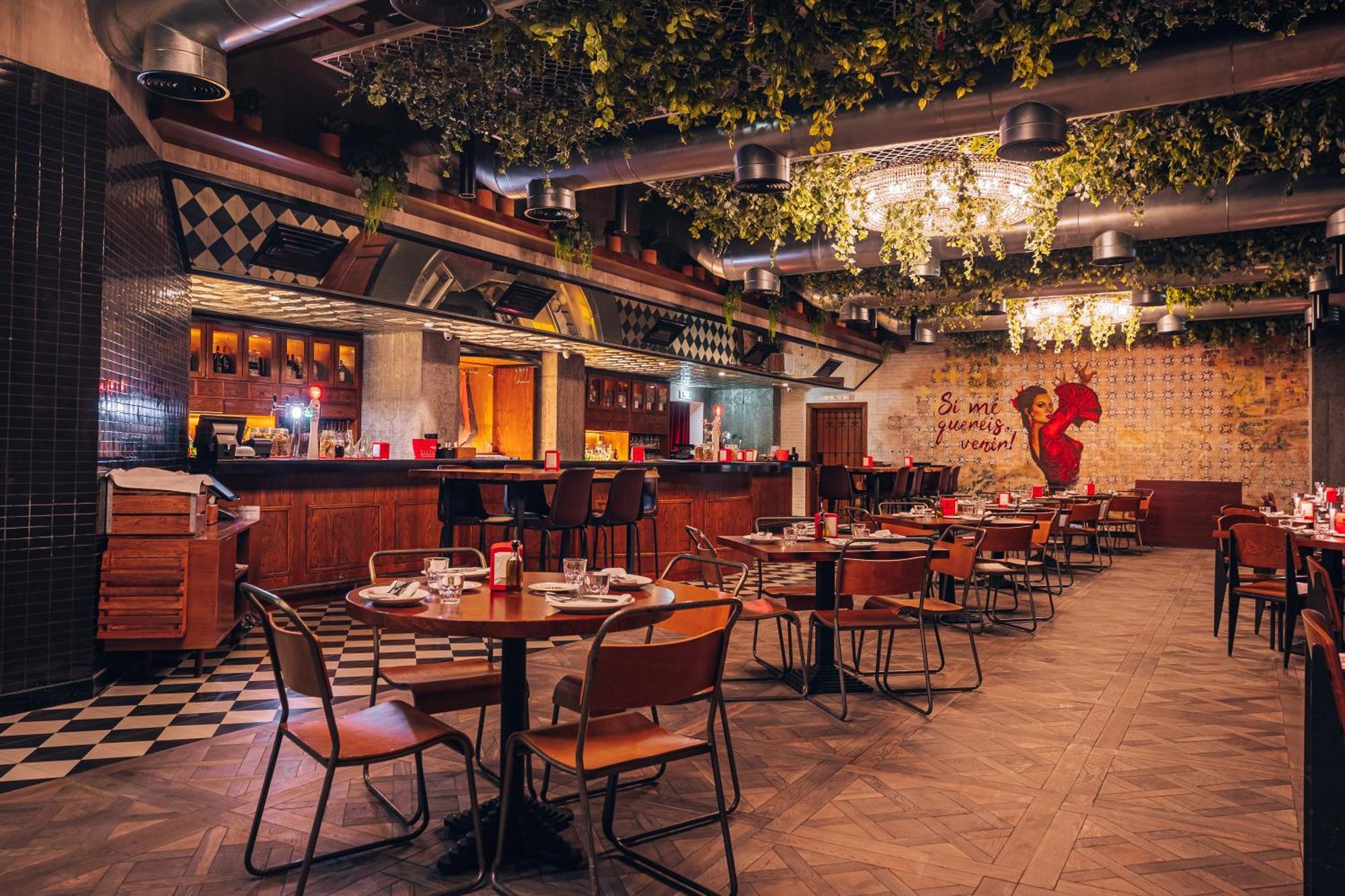 Hotel Tryp By Wyndham Dubai Esterno foto Interior of the restaurant