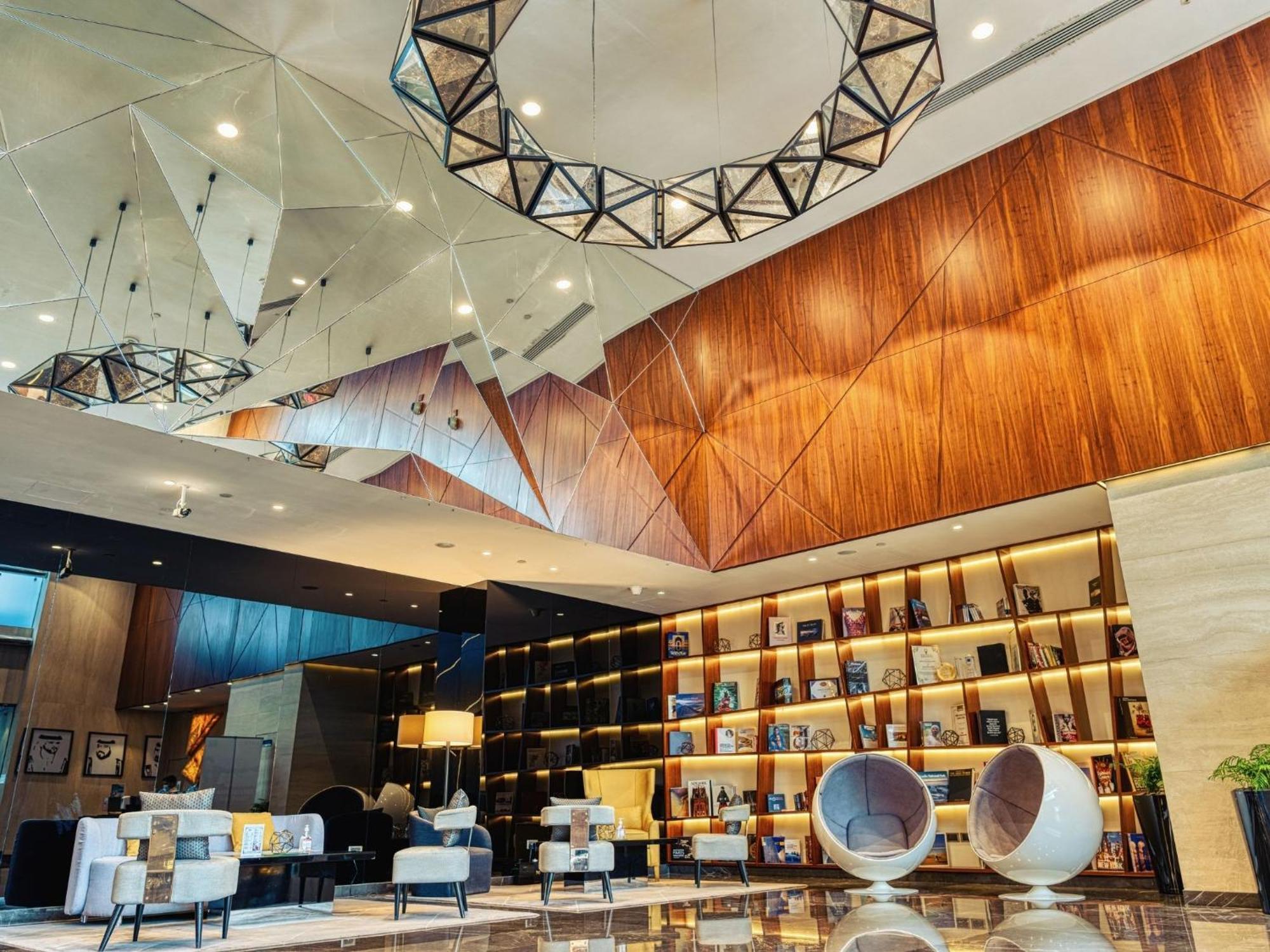 Hotel Tryp By Wyndham Dubai Esterno foto The interior of the hotel
