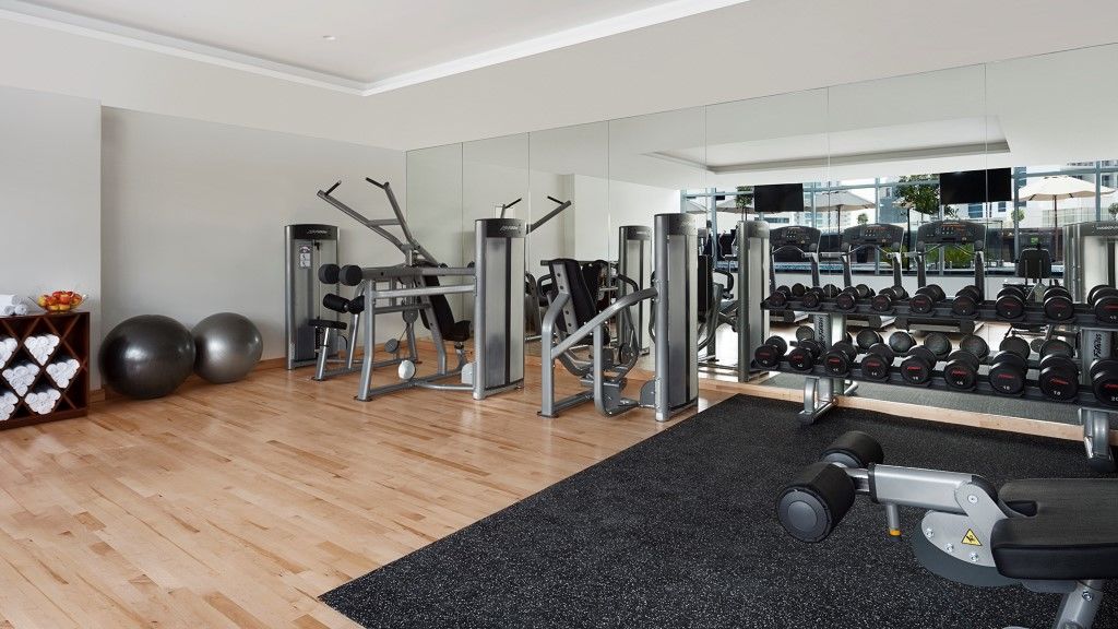 Hotel Tryp By Wyndham Dubai Esterno foto Gym equipment