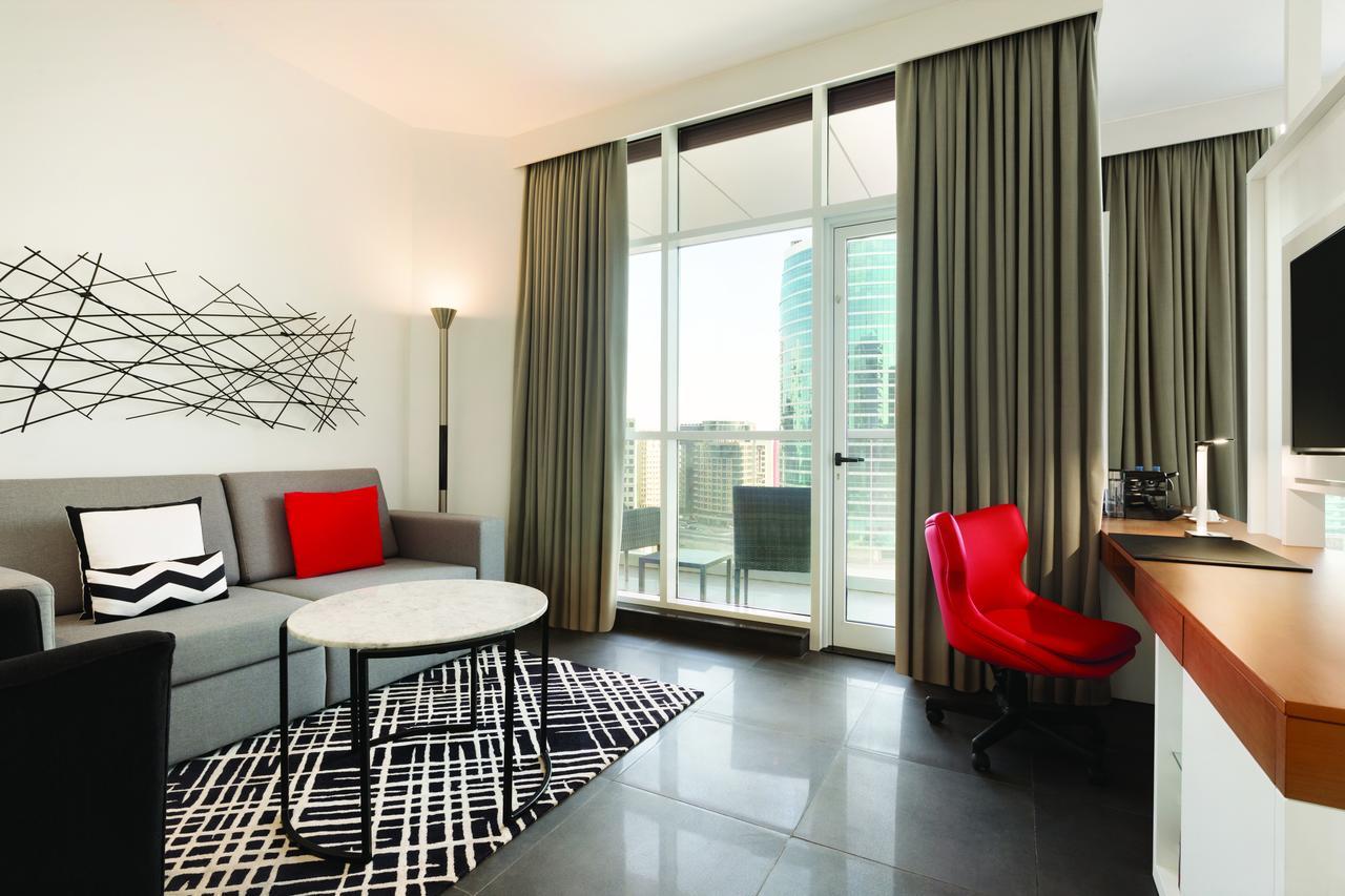Hotel Tryp By Wyndham Dubai Esterno foto A room at the hotel
