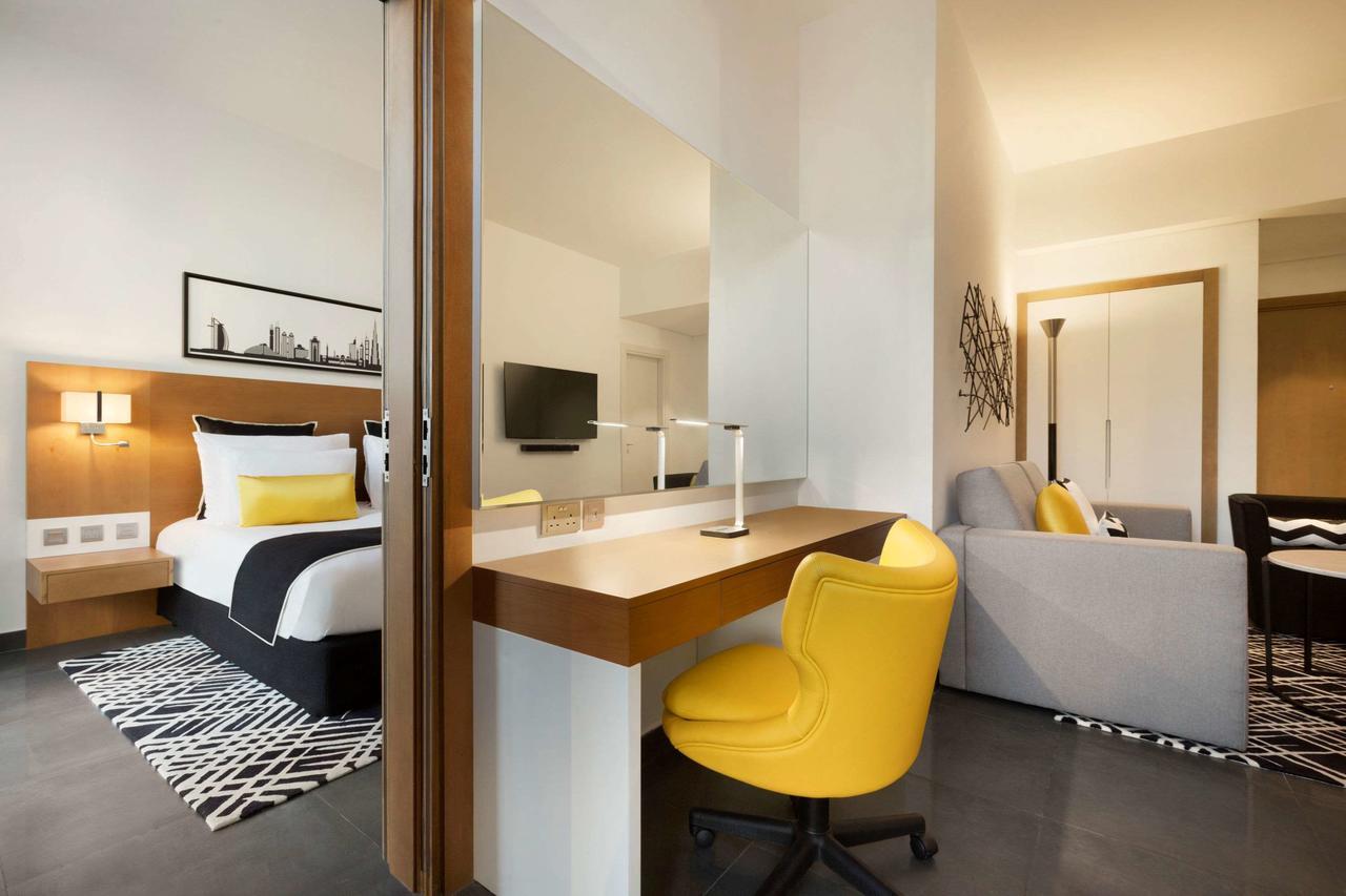 Hotel Tryp By Wyndham Dubai Esterno foto A room at the hotel